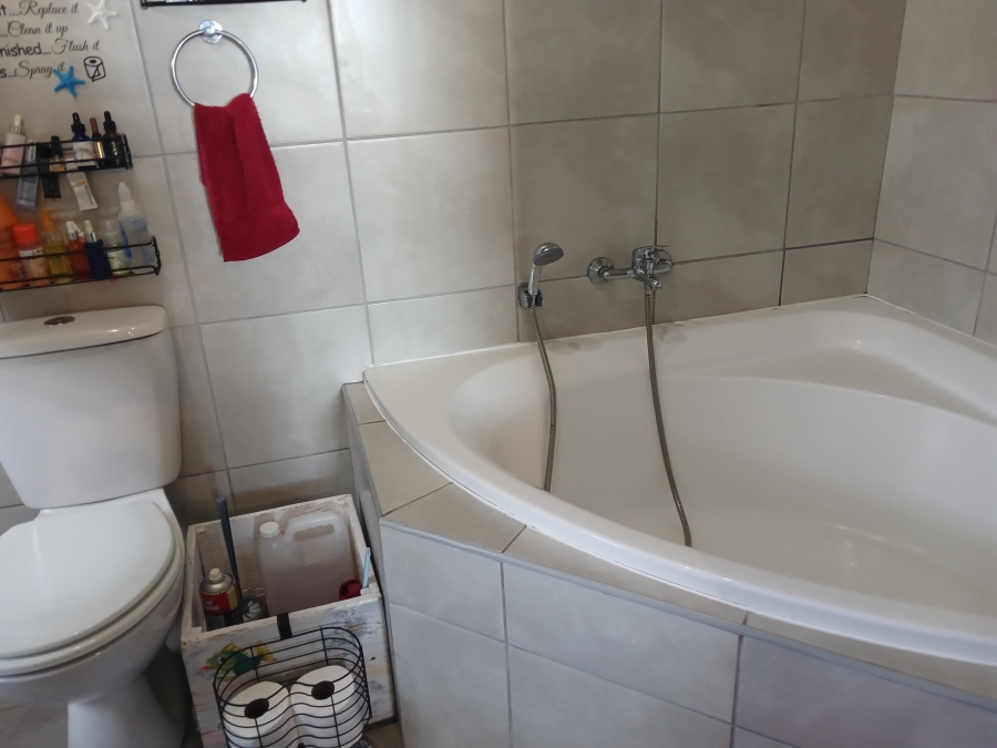 4 Bedroom Property for Sale in Dana Bay Western Cape